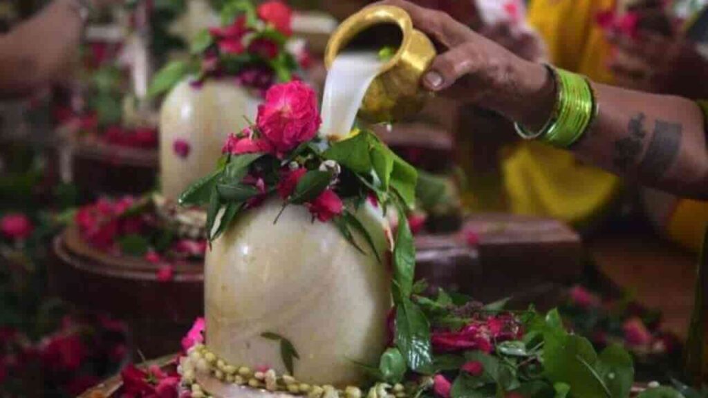 Sawan Somwar: A Spiritual Month of Devotion and Fasting